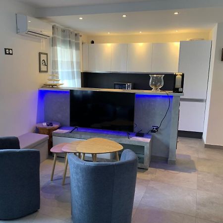 Grand Studio Tres Agreable Avec Bar, Cuisine Et Terrasse Cagnes-sur-Mer Exterior photo